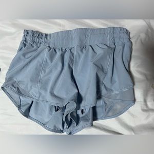 Lululemon Hotty Hot Low-Rise Lined Short 2.5”